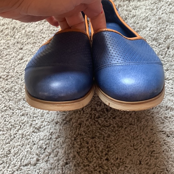 La Pinta Leather Slip Ons - Picture 3 of 13